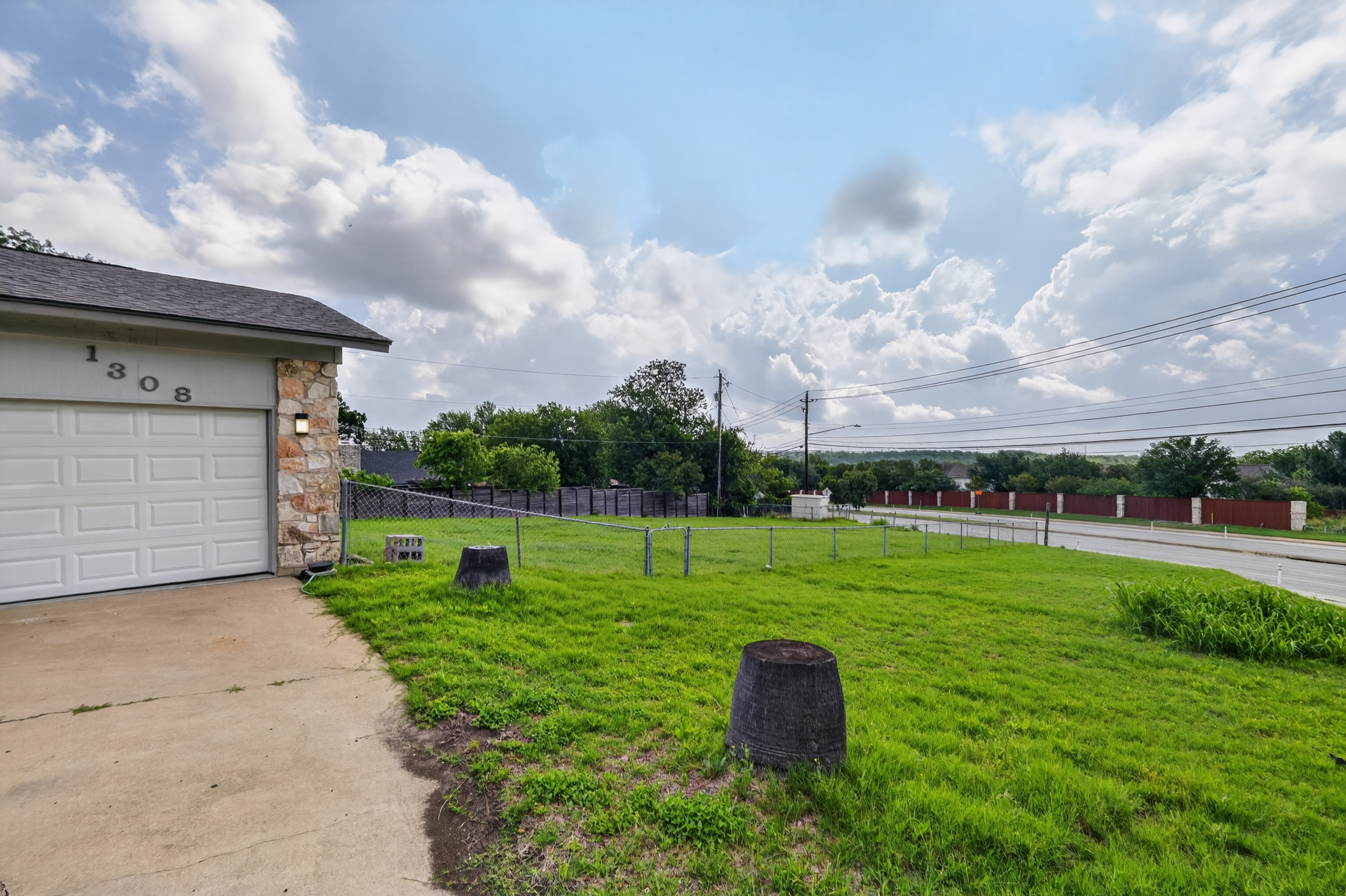 Photo 6 of 1308 May Drive in Austin, Texas
